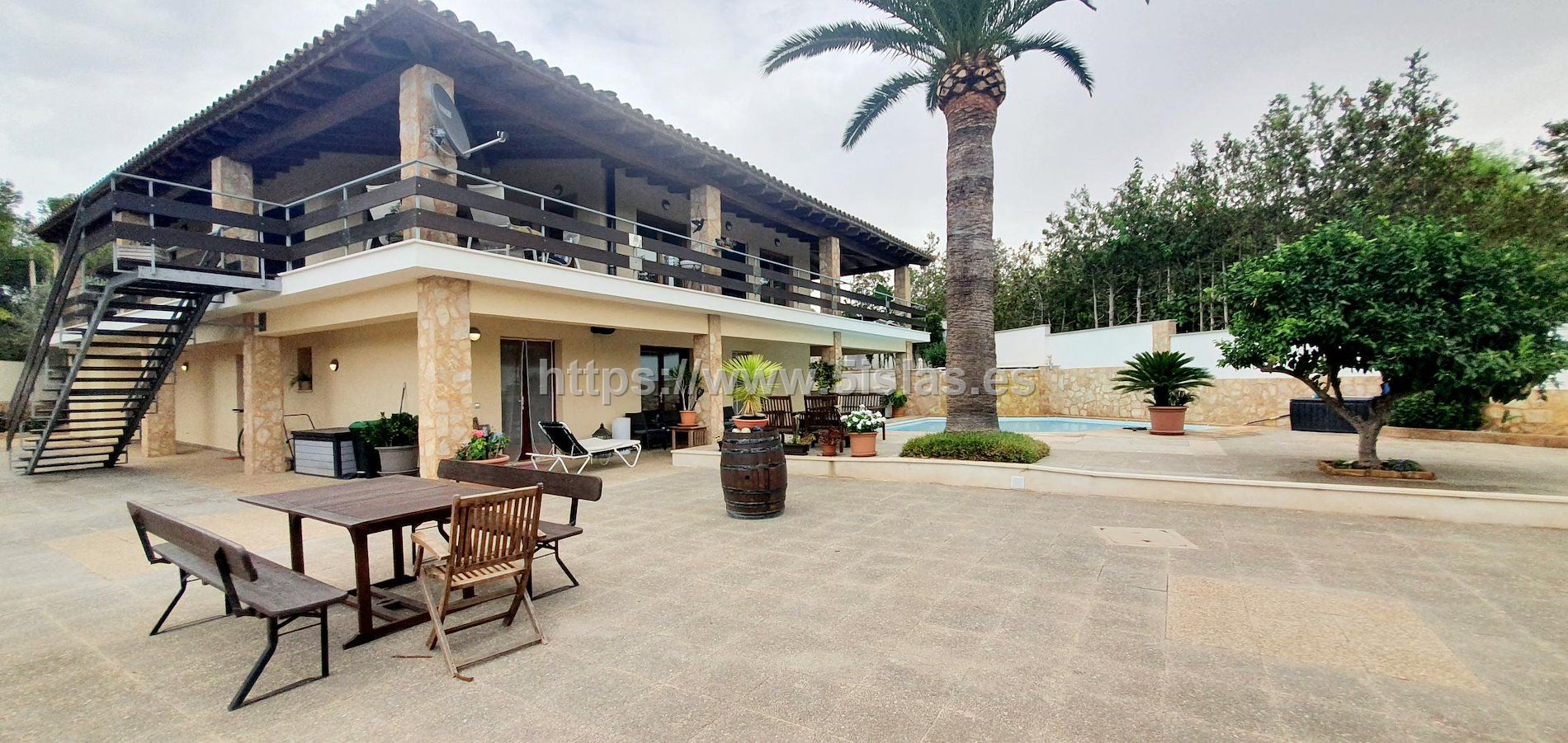 Chalet unifamiliar con piscina cerca del mar