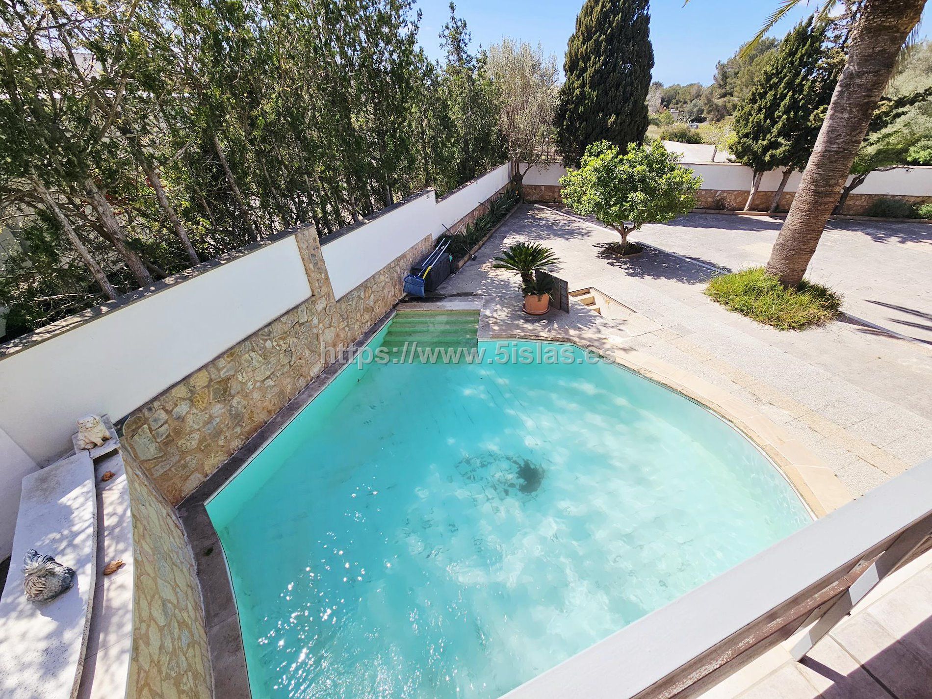 Chalet unifamiliar con piscina cerca del mar