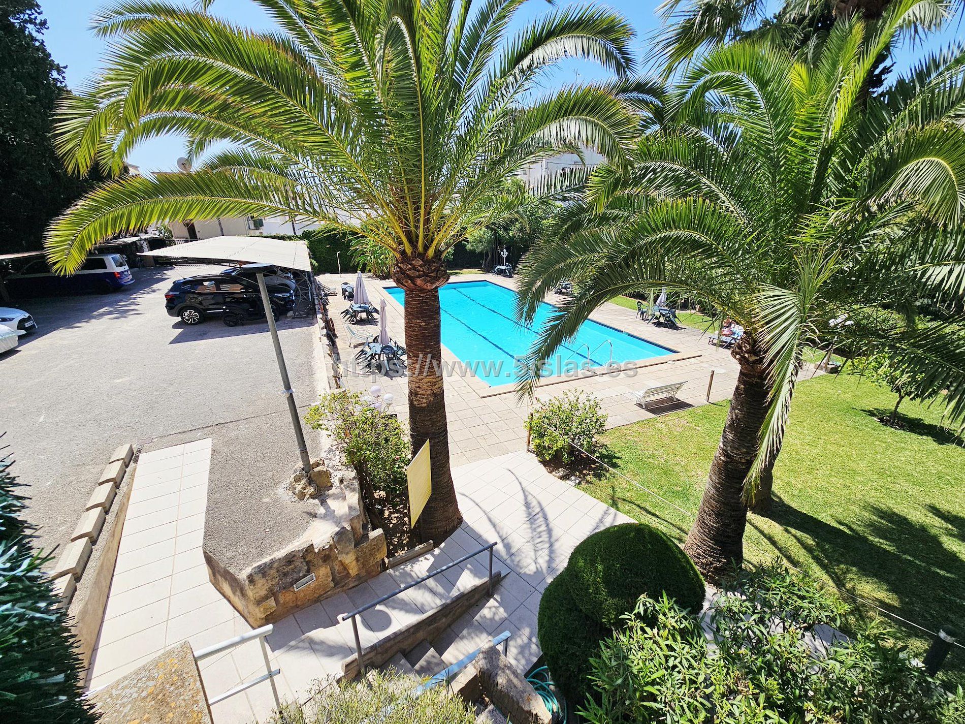 San Agustín, Cala Nova, piso en perfecto estado con piscina.