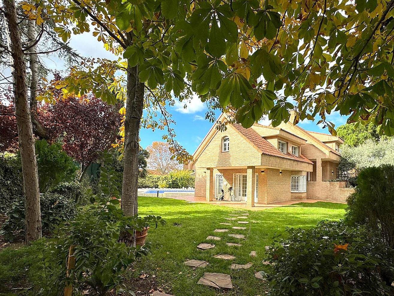 CHALET. VILLAVICIOSA DE ODON , Gebiet MADRID