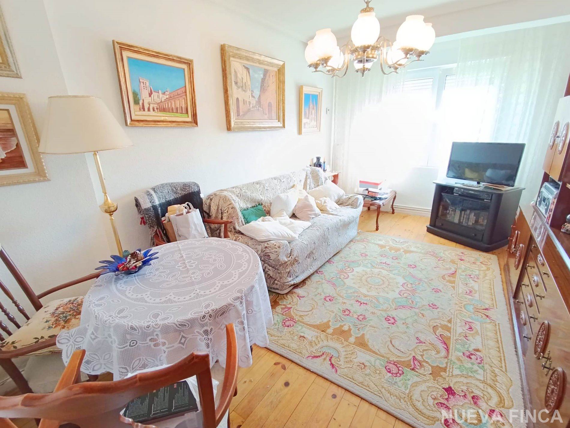 PISO / APARTAMENTO. BURGOS , Zona BARRIO SAN PEDRO