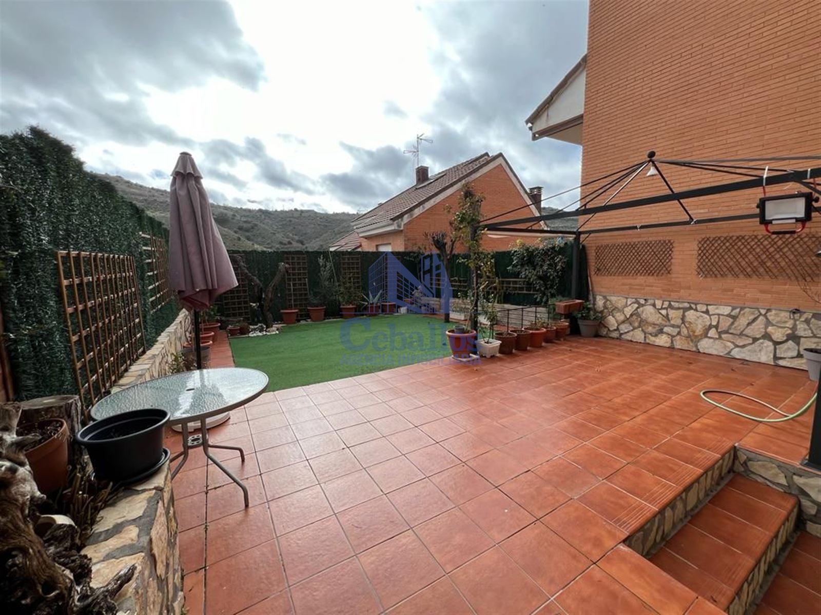 CHALET ADOSADO en CHILOECHES
