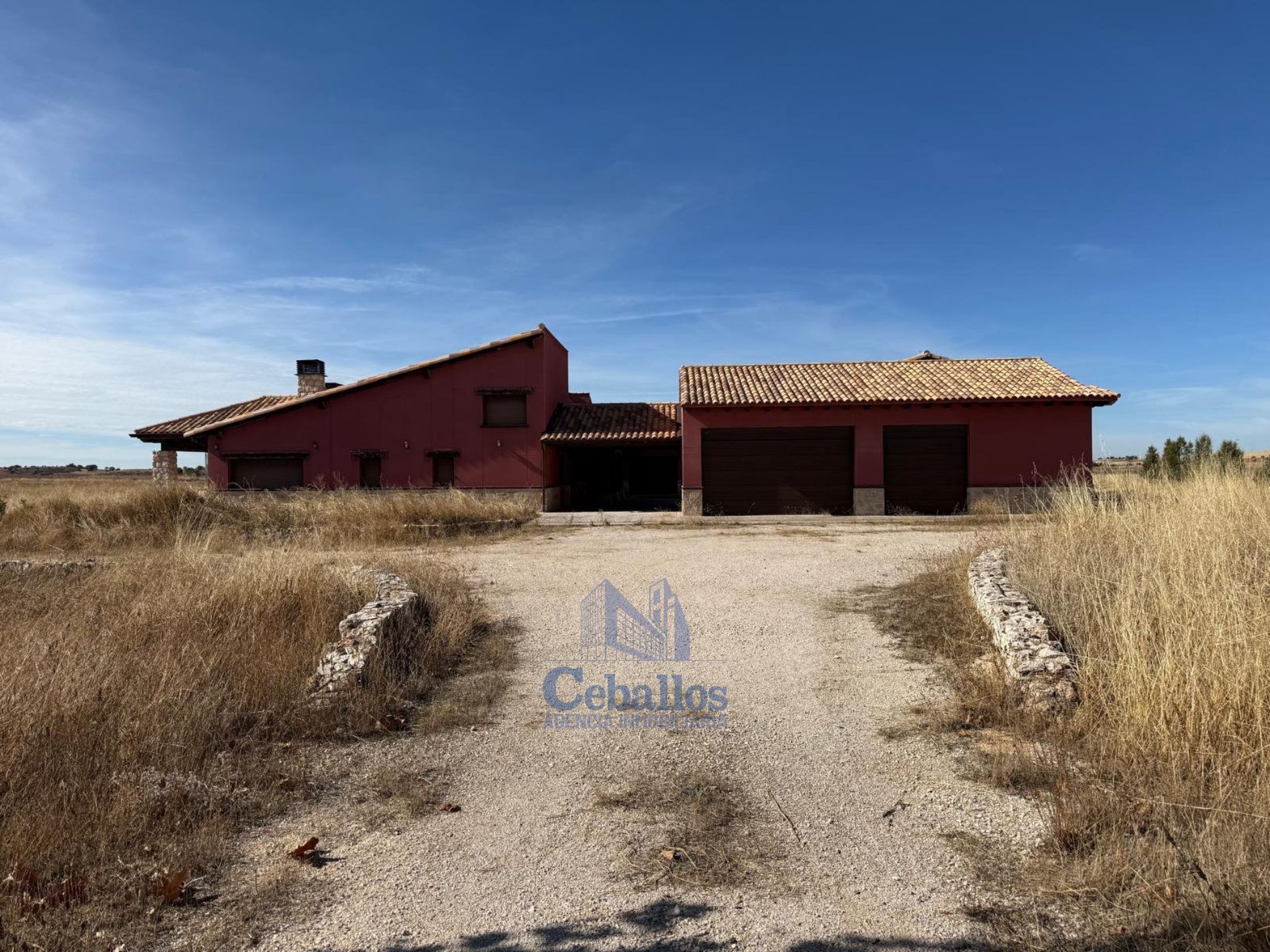 CHALET en FUENTELENCINA