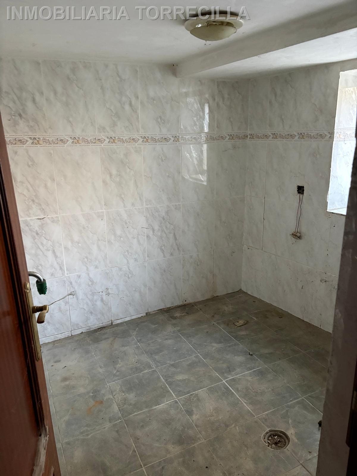 CASA DE PUEBLO. CORCOS 