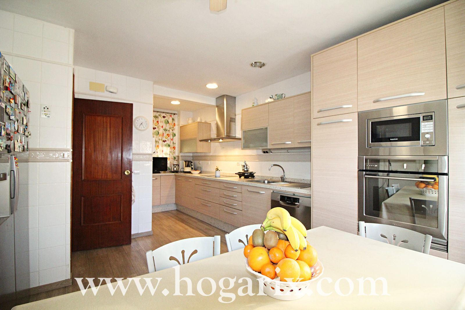 ADOSADO. HUELVA , area HIPERCOR-MANUEL LOIS