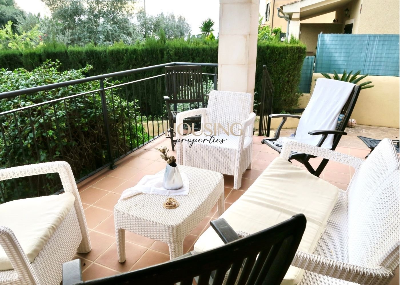 PAREADO CON JARDIN Y GARAJE EN PORTOL