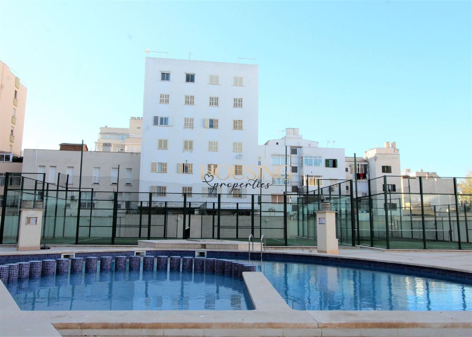 PISO CON PARKING EN RESIDENCIAL CON PISCINA