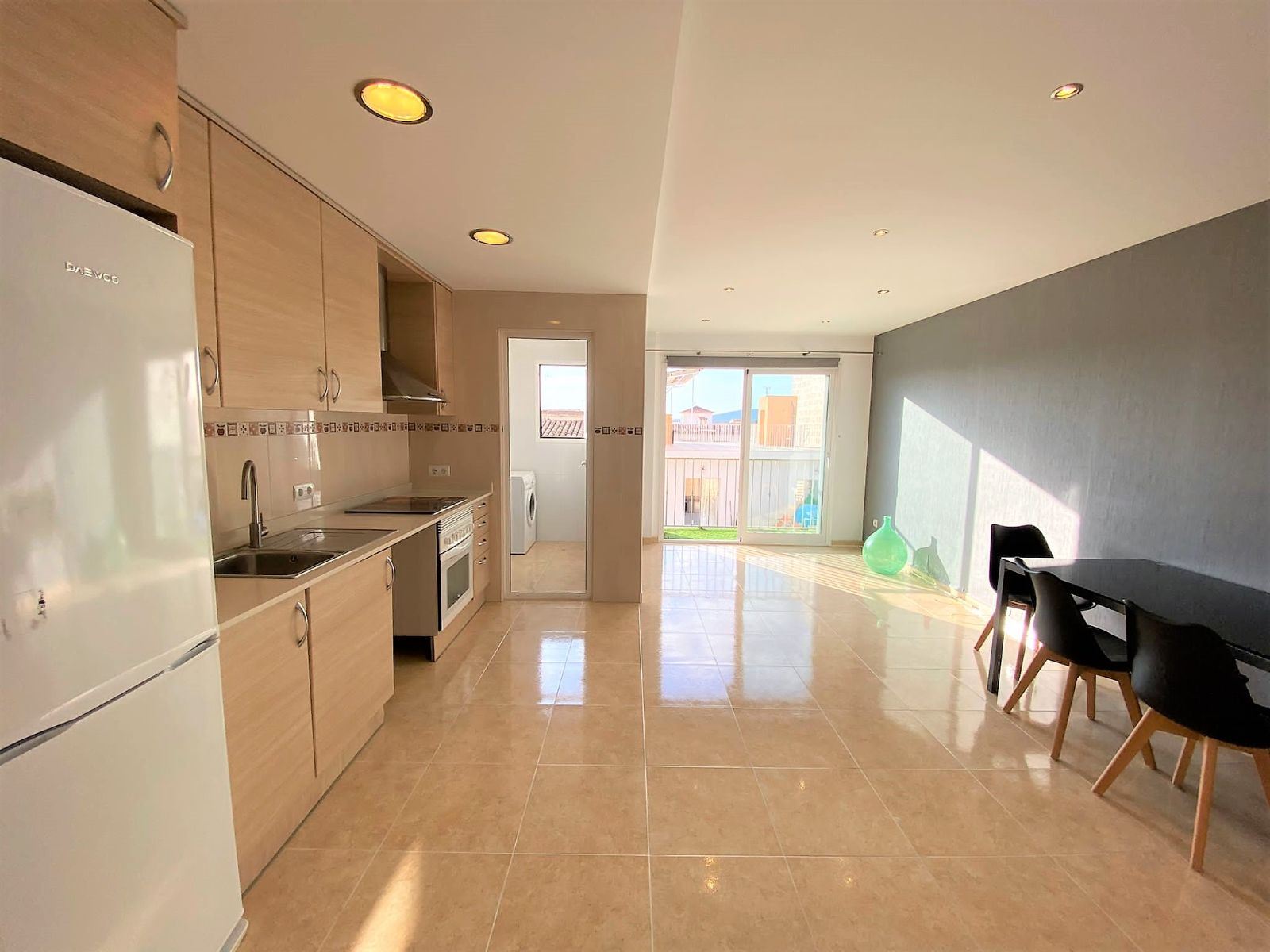 PISO CON TERRAZA SOLARIUM Y PARKING EN EL PUEBLO DE LLUCMAJOR