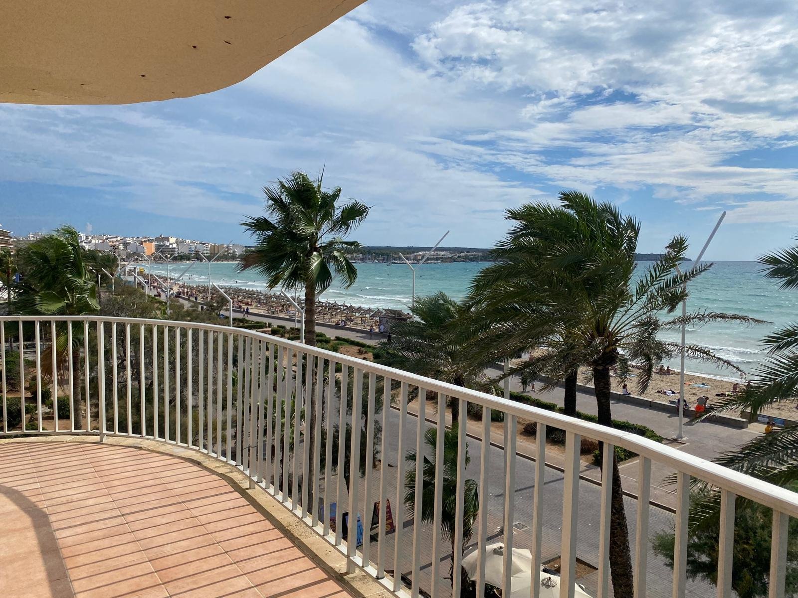 PISO PRIMERA LINEA EN PLAYA DE PALMA 