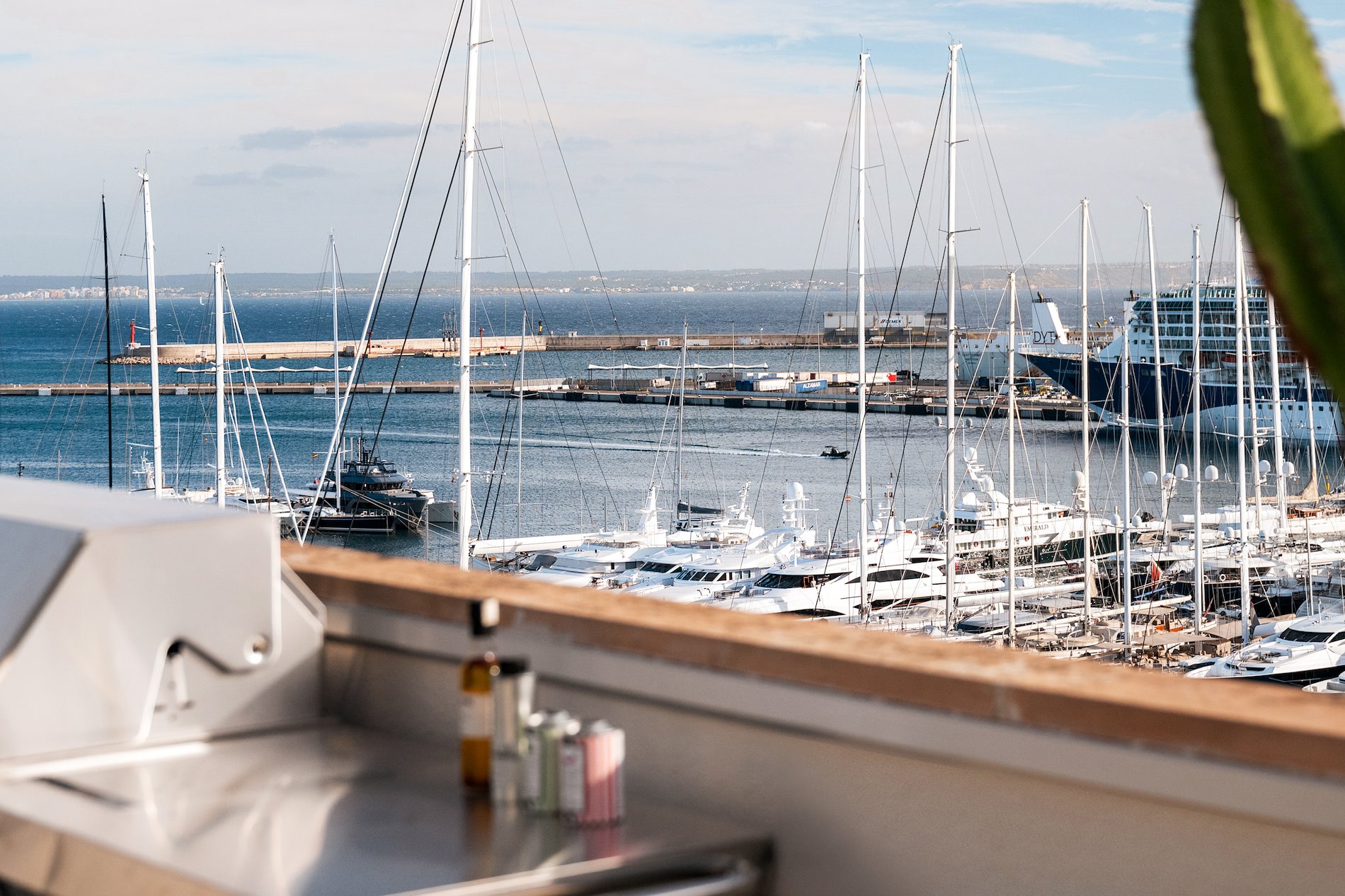 ÁTICO CON AMPLIA TERRAZA Y VISTAS SOBRE EL PUERTO DE PALMA