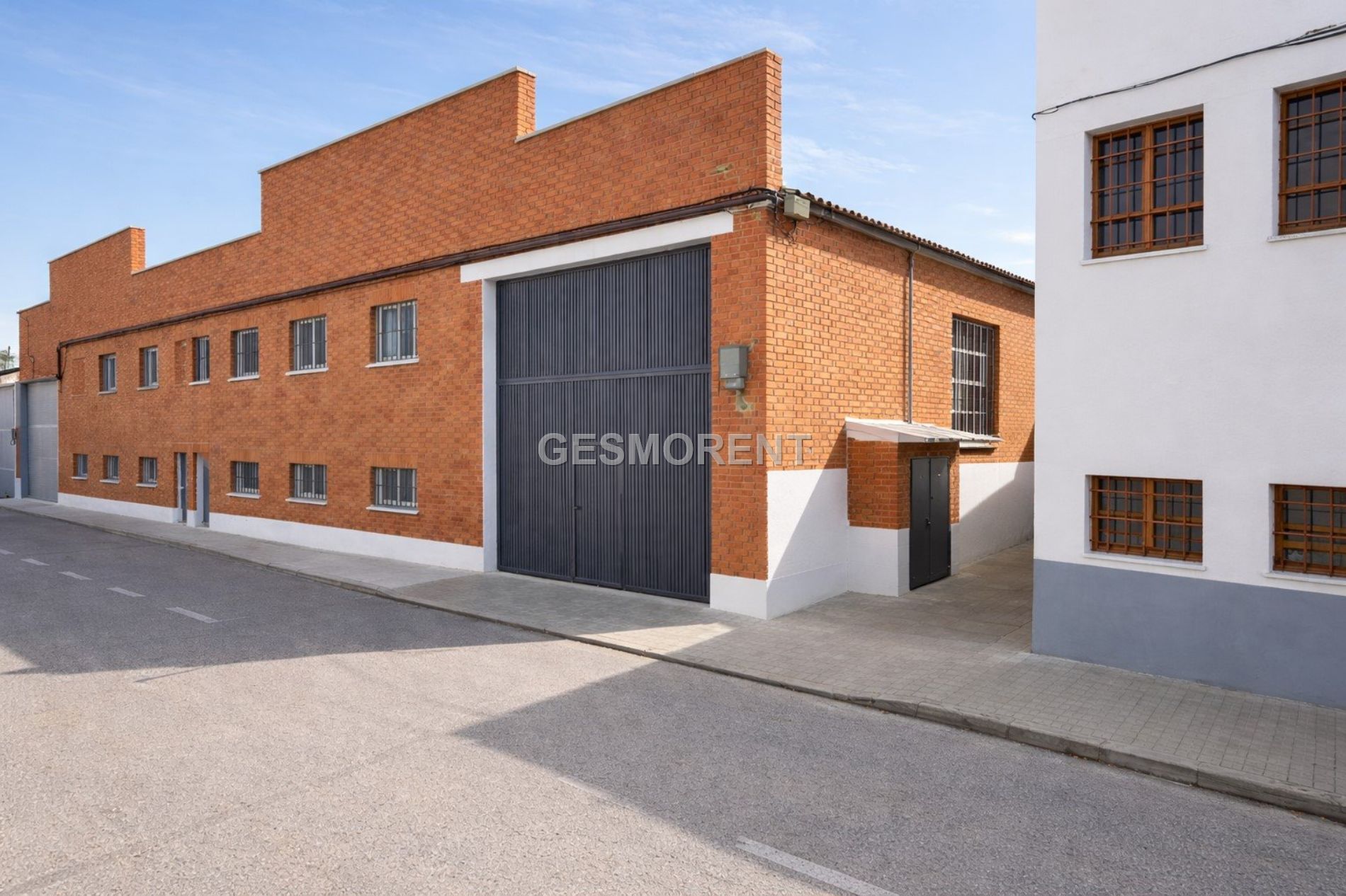 NAVE EN VENTA EN POLÍGONO DE FUENLABRADA