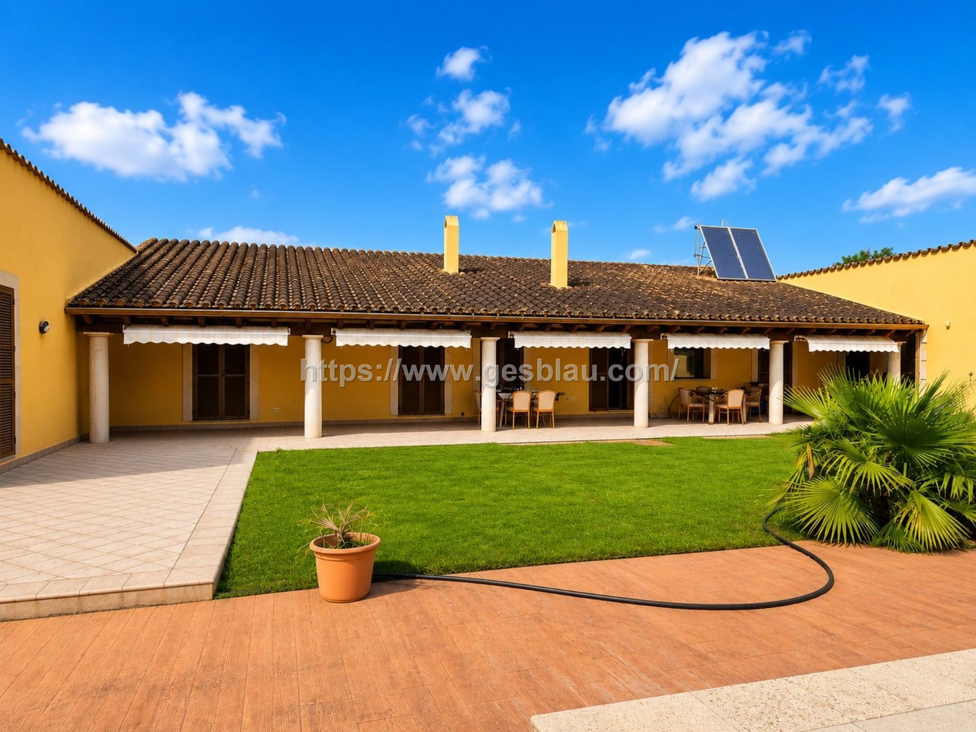 Finca rústica con casa de gran amplitud y excelente ubicación