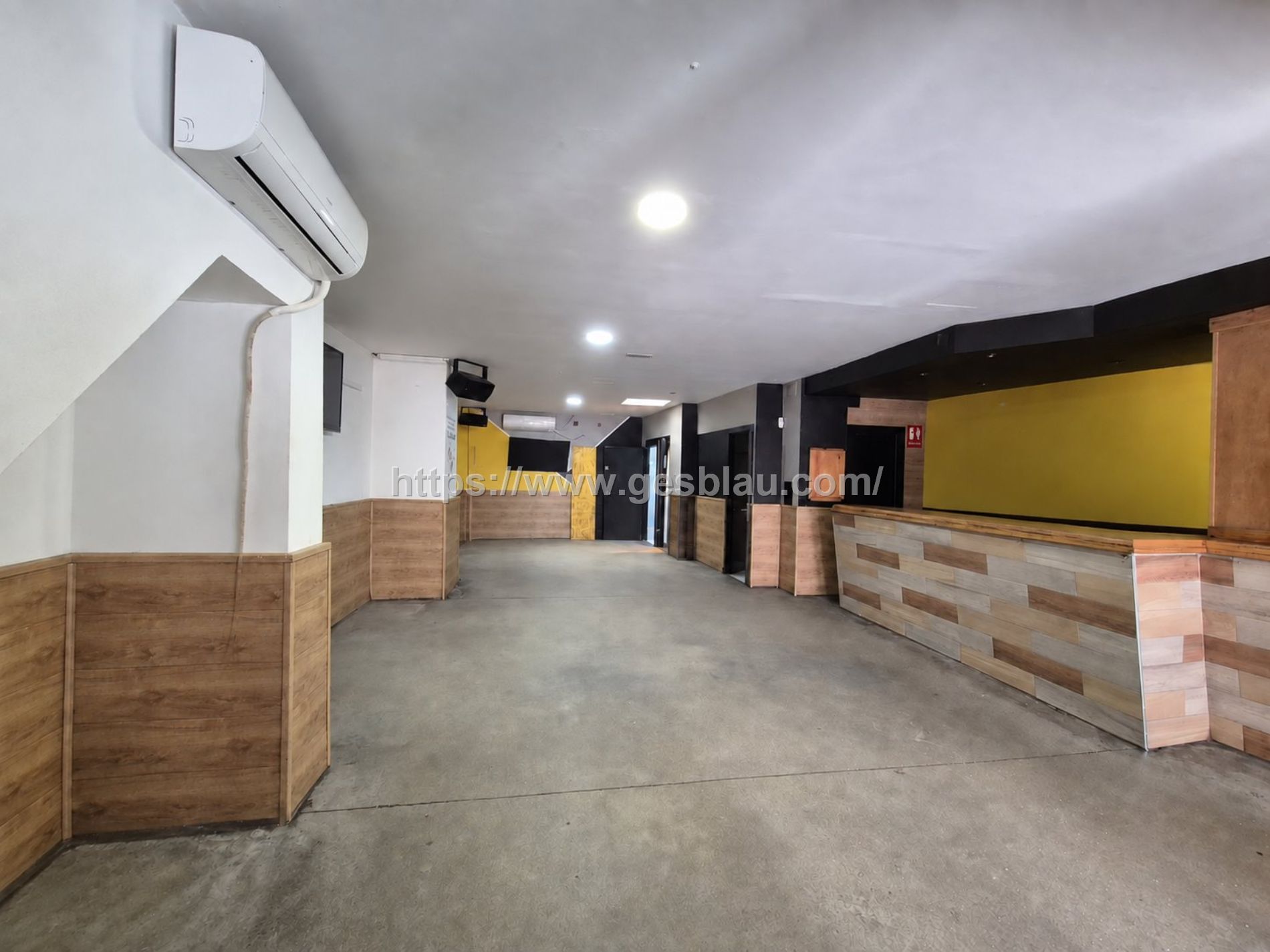  *******Local con posibilidad de cambio de uso a vivienda******