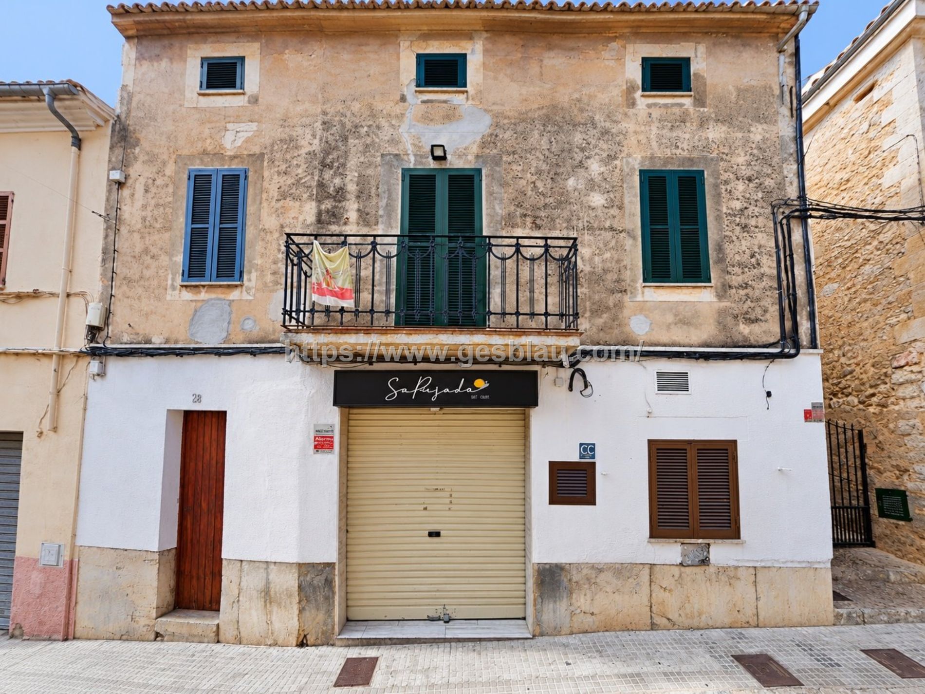 ****Edificio en venta en Campanet con local de hostelería y vivienda****