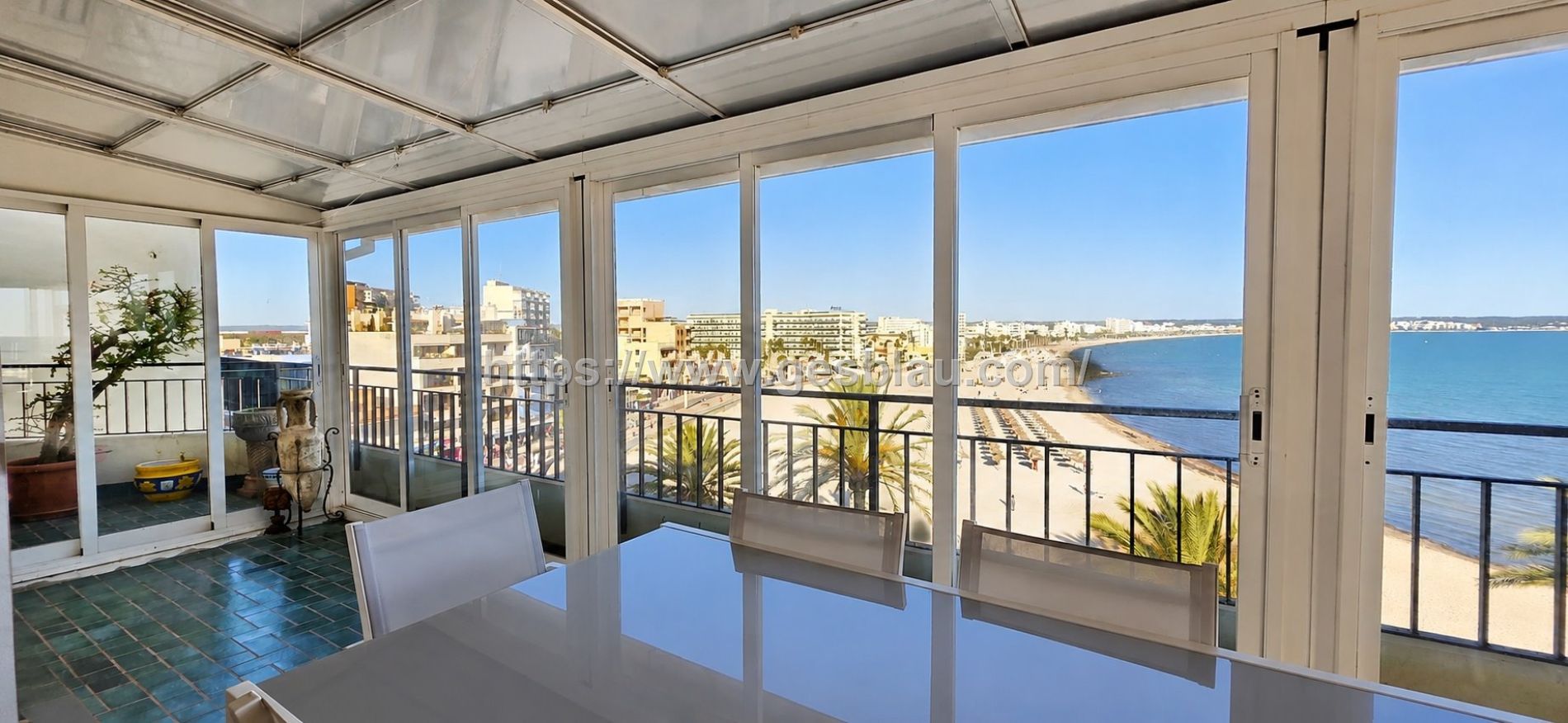 ✨  Exclusivo piso en Primera Línea de Mar con Vistas Panorámicas en Can Pastilla ✨