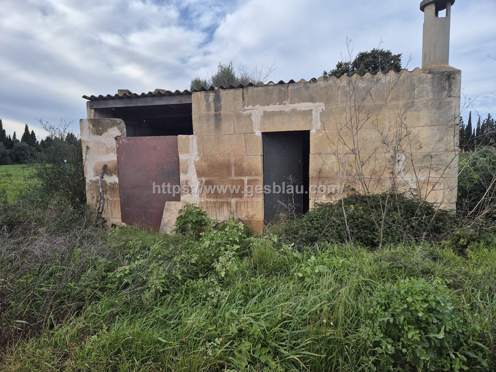 Caseta con agua y electricidad a reformar de 33 m2 en LLubí
