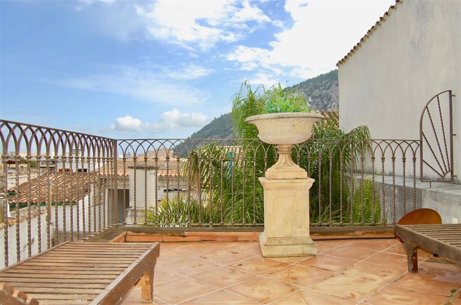 Casa reformada con piscina en centro histórico Pollensa