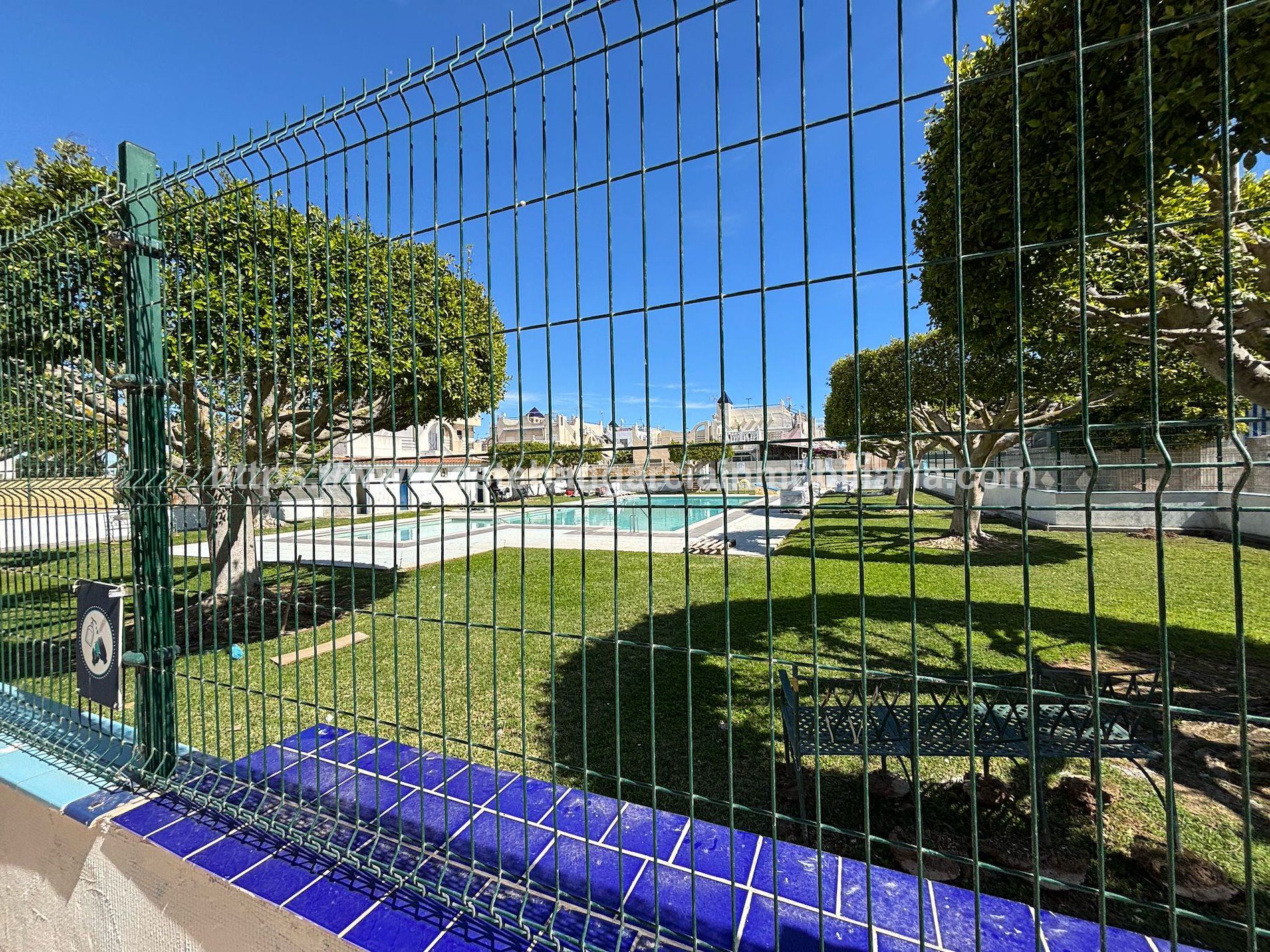 CHALET ADOSADO en TORREVIEJA