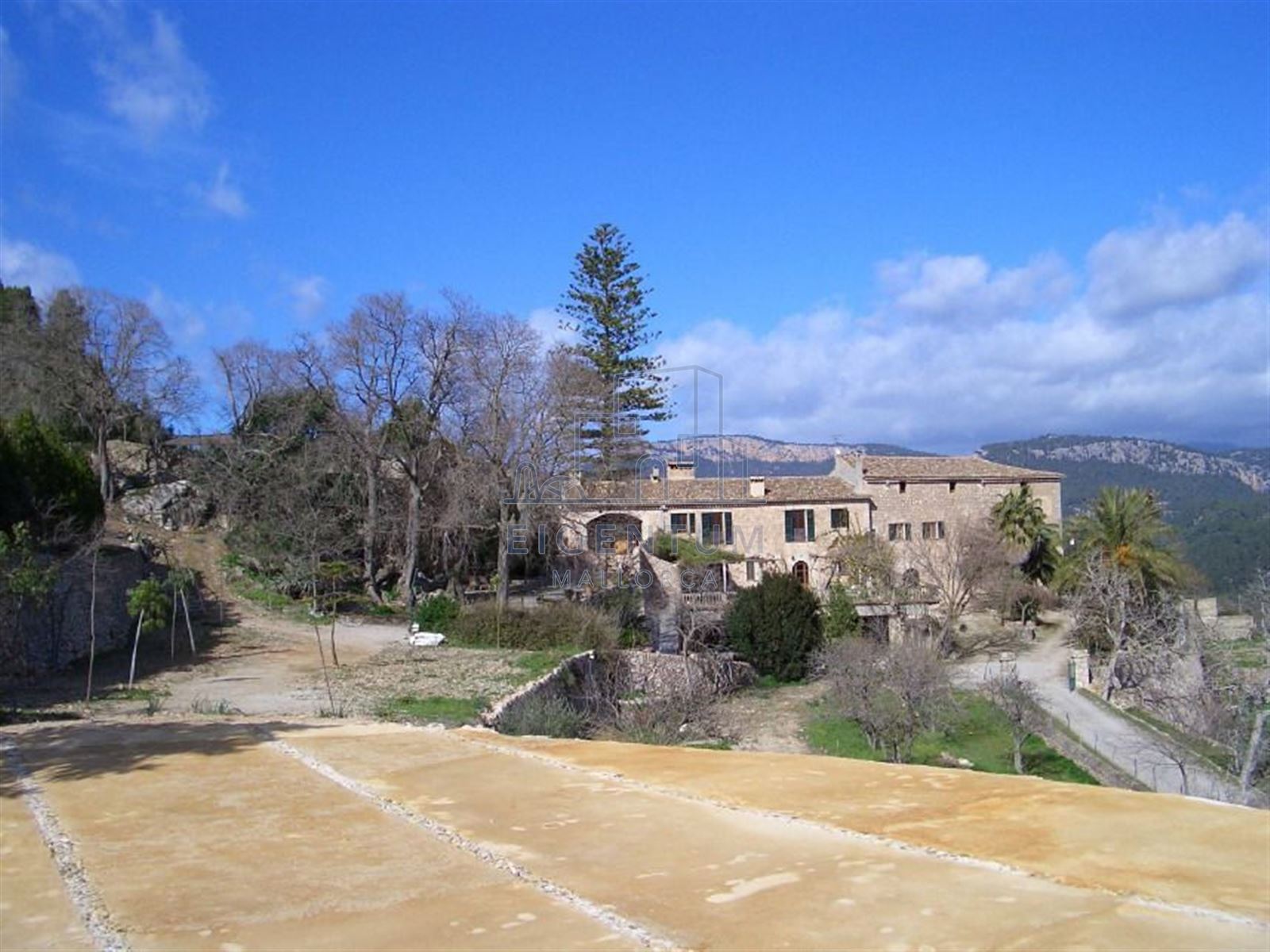 FANTASTISCHES LANDHAUS - MALLORQUINISCHE IMMOBILIE 