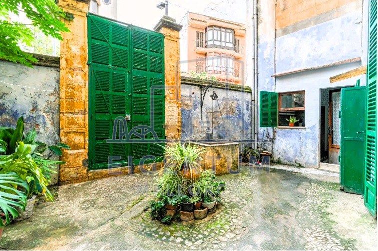  Historic Manor House in the Heart of Manacor — 640 m² with Endless Potential