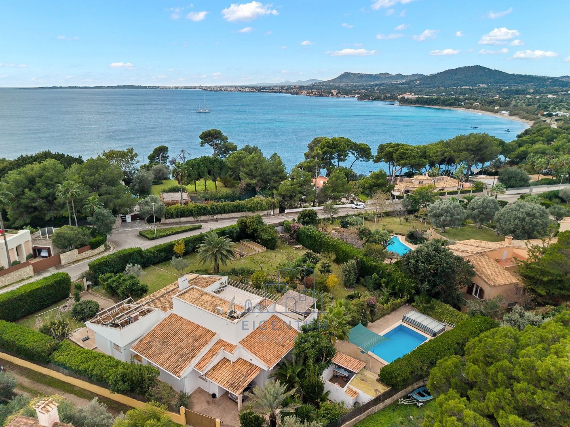 ✨ Villa exclusiva en Costa de los Pinos – Privacidad, amplitud y cerca del mar ✨