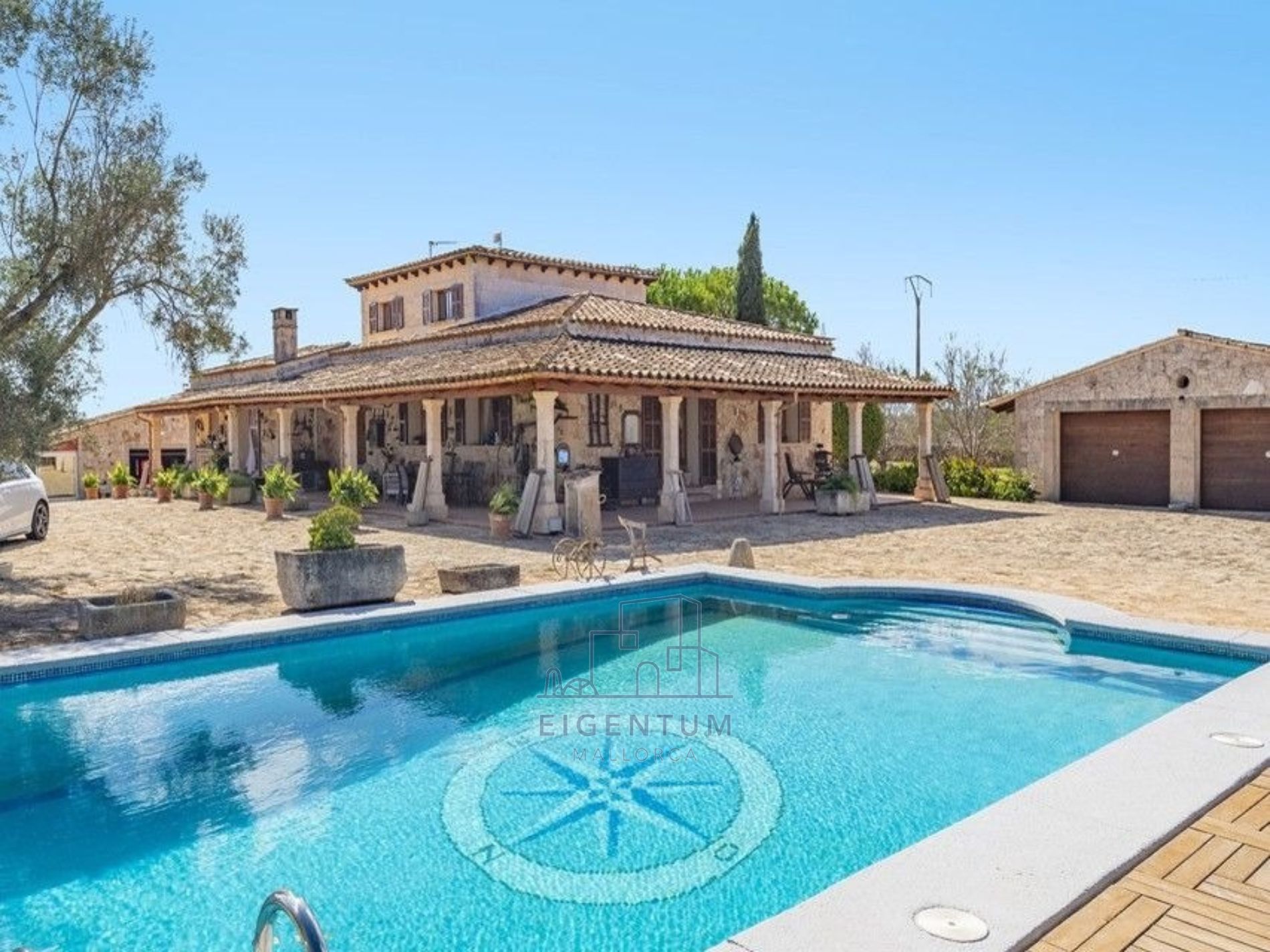 🌿 Exclusiva finca con piscina, pista de pádel y total privacidad en Santa Margalida