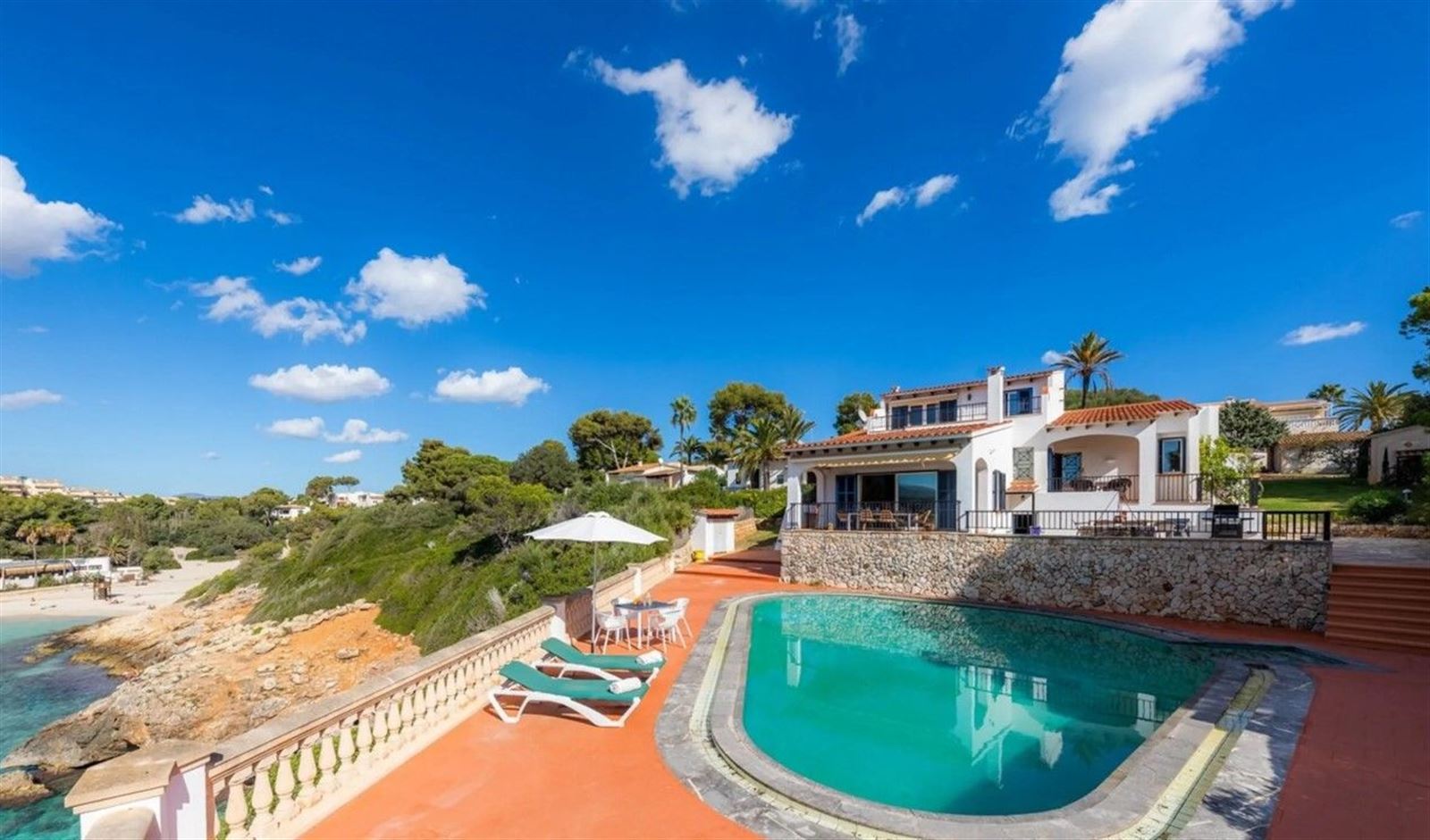 INDEPENDENT HOUSE OR VILLA IN CALA ANGUILA