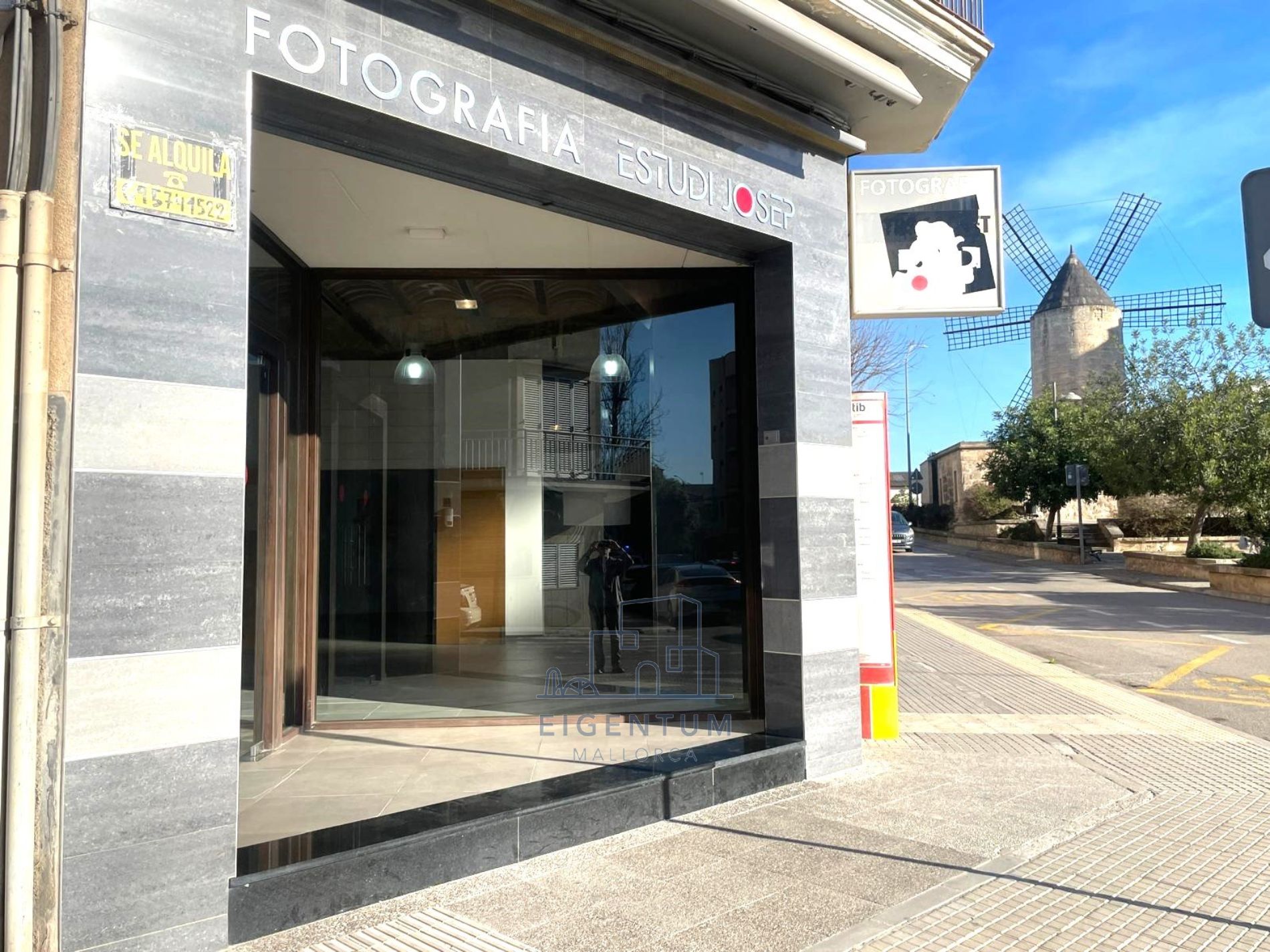 🌟 ¡Oportunidad única en Manacor! Local comercial en ubicación estratégica 🌟