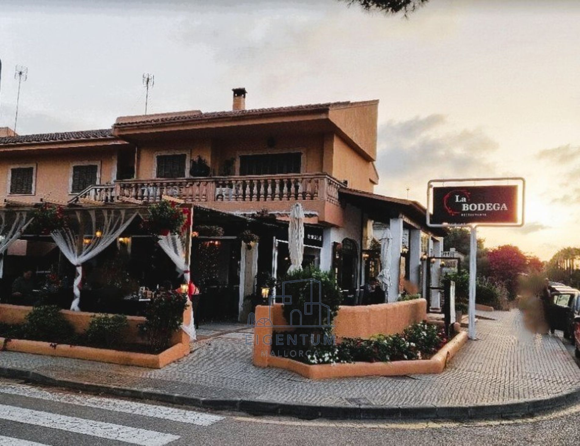 EN ALQUILER- RESTAURANTE EN  SA COMA – UBICACIÓN PRIVILEGIADA Y NEGOCIO LISTO PARA TRABAJAR
