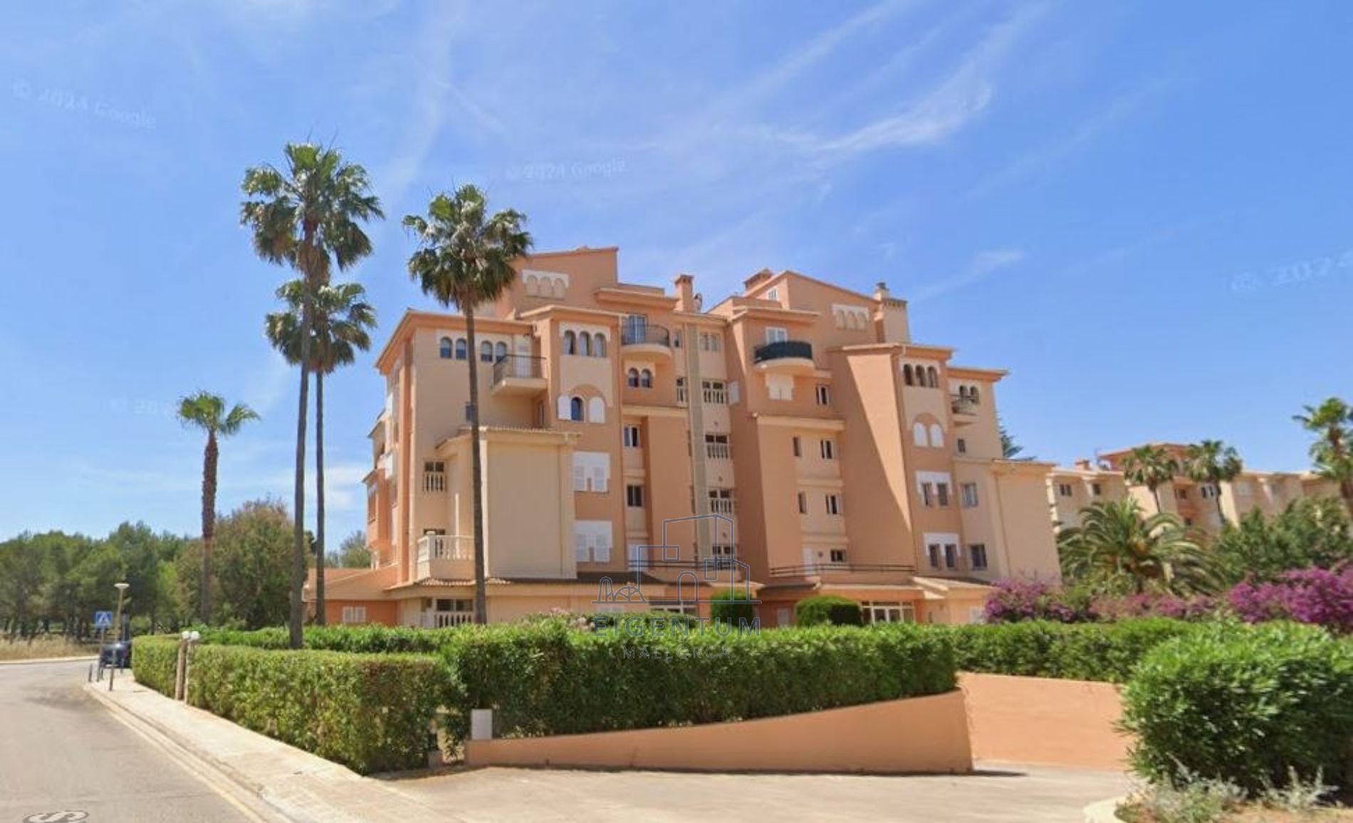 🌞 Luminoso apartamento con dos terrazas, jardín y piscina – Ideal para 2 personas