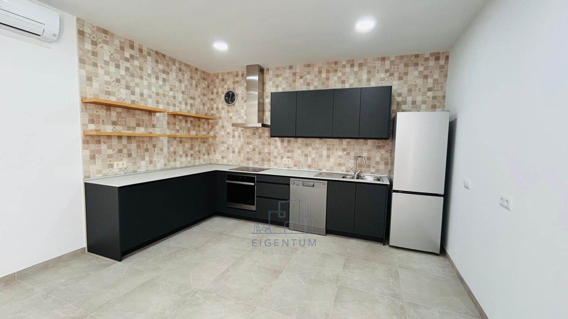 🏠 Alquiler: Primer Piso Exterior en Sant Joan, Mallorca – ¡A Estrenar y Todo Nuevo!