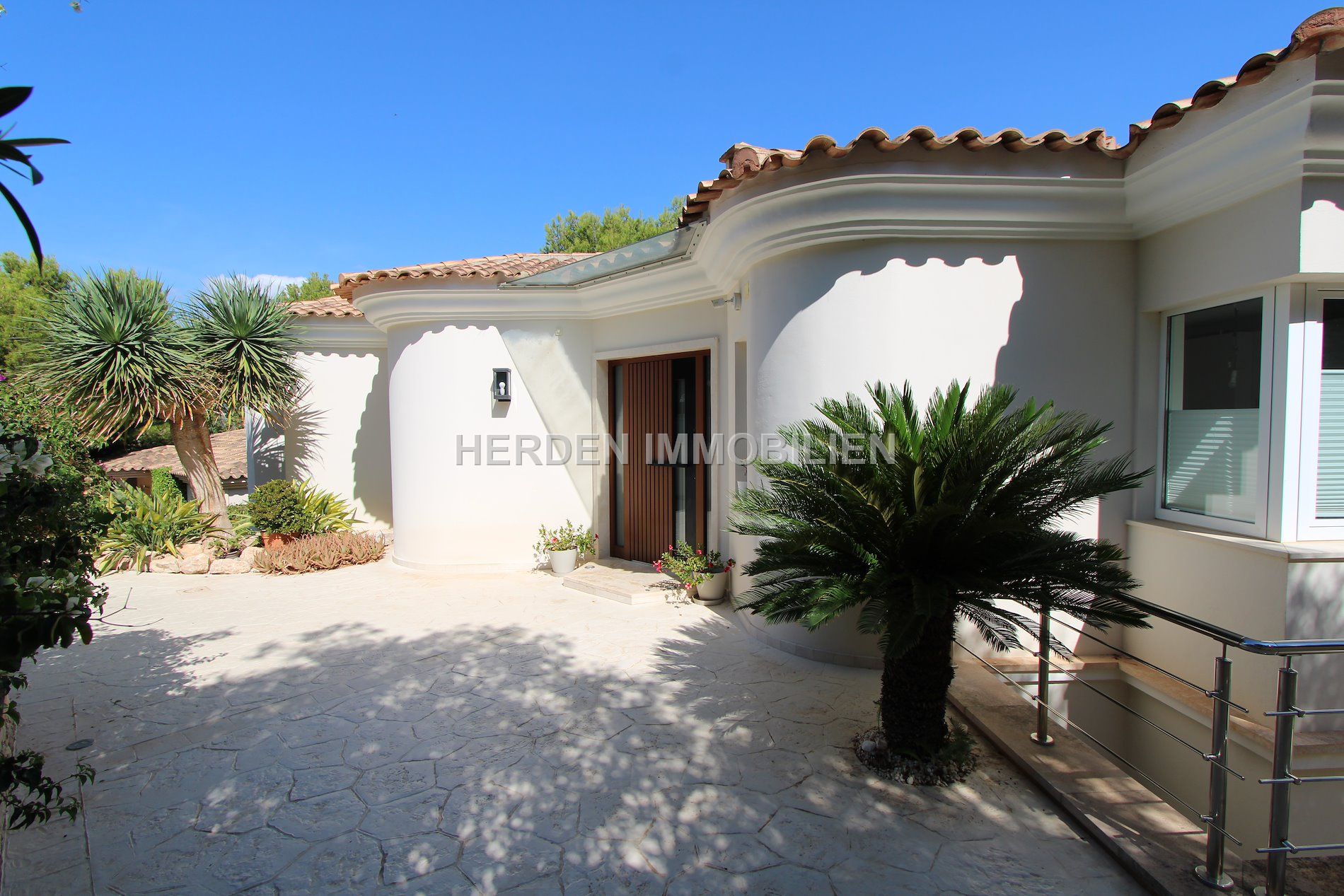 VILLA EXCLUSIVA CON VISTAS AL MAR EN SANTA PONSA, MALLORCA