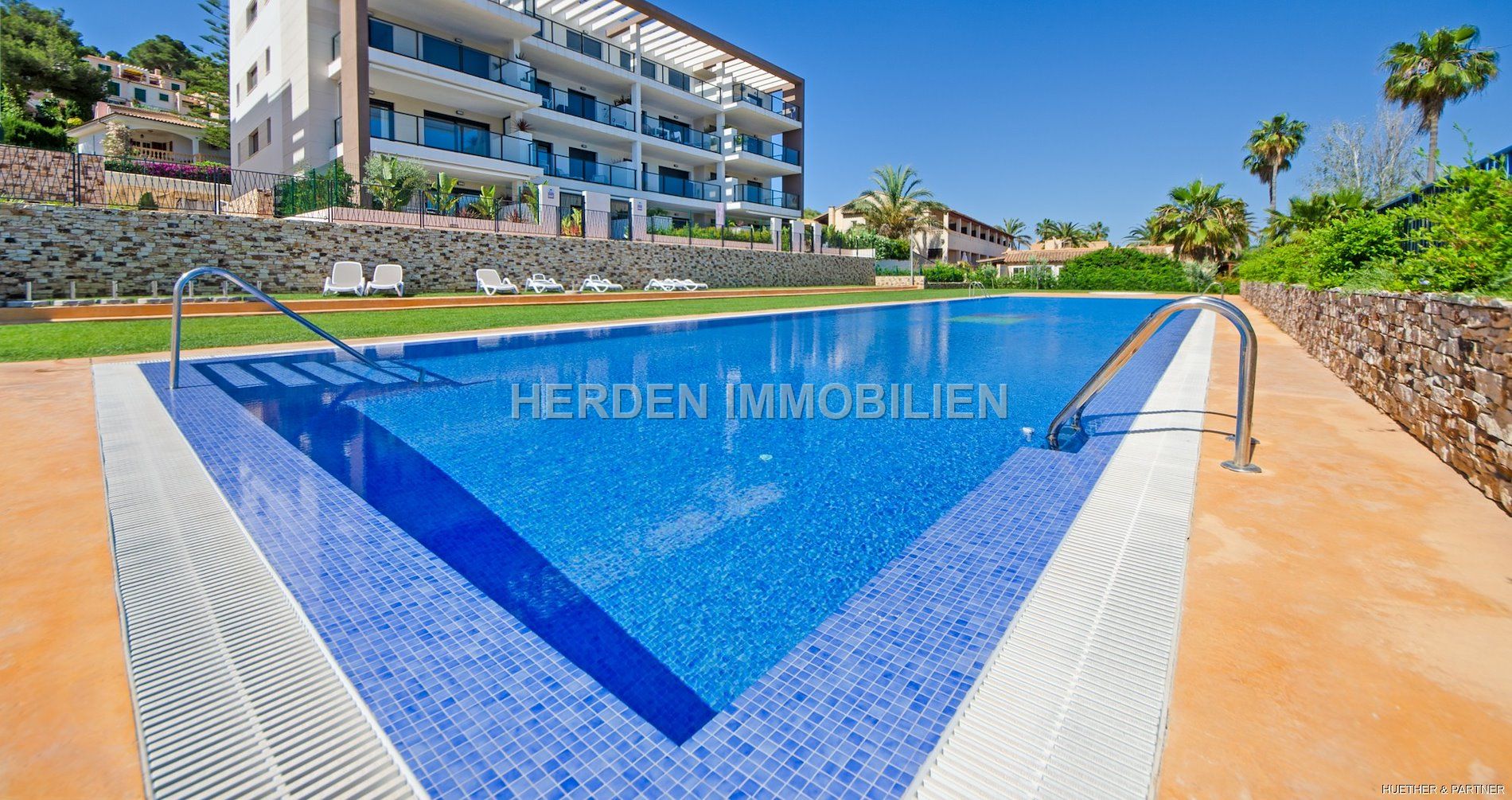 EXCLUSIVO APARTAMENTO DE DISEÑO EN FONT DE SA CALA CAPDEPERA MALLORCA EN VENTA