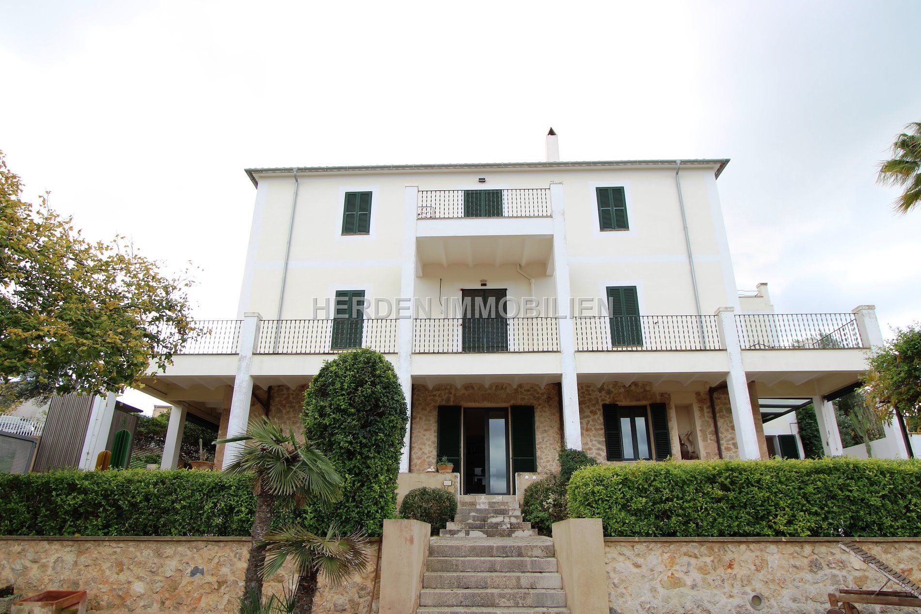 CASA DENTRO DE UNA CASA - APARTAMENTO DE LUJO EN LA PLANTA BAJA EN ESTABLIMENTS
