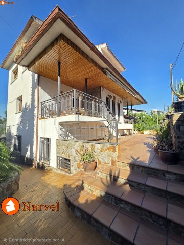 CHALET A 4 VIENTOS EN SERRAPARERA. 