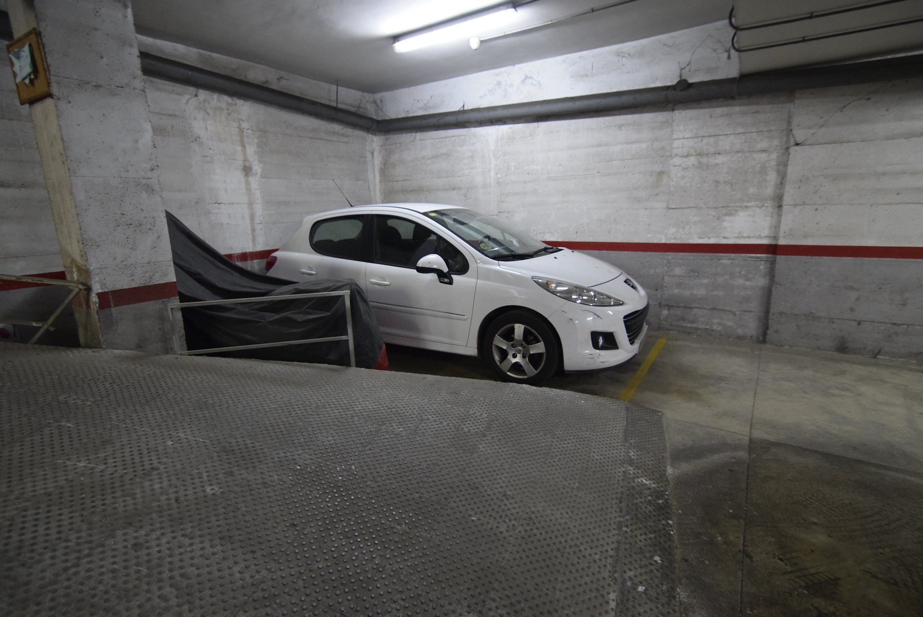PLAZA DE PARKING EN PASEO CORDELLAS