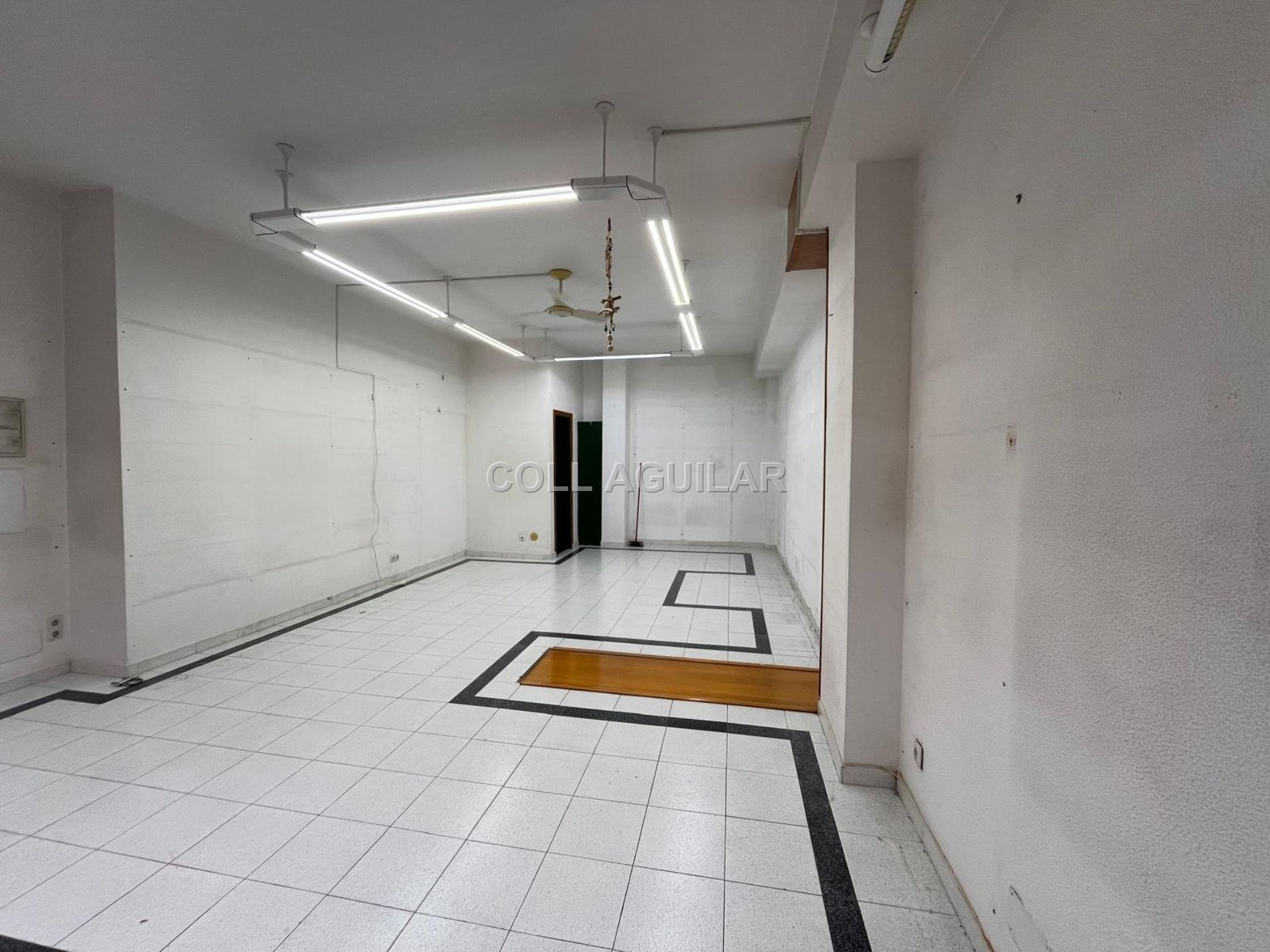 L-387_021bd3b1.jpg